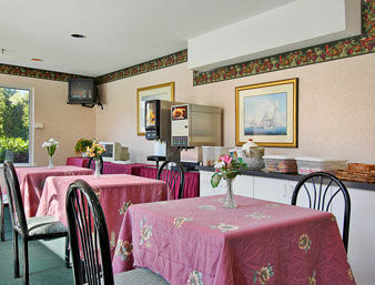Days Inn & Suites By Wyndham Groton Near The Casinos Restaurant photo